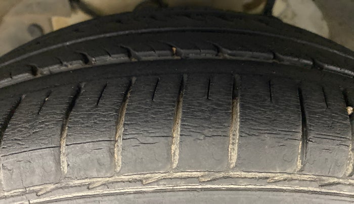 2015 Tata Bolt XT REVOTRON, Petrol, Manual, 27,262 km, Left Front Tyre Tread