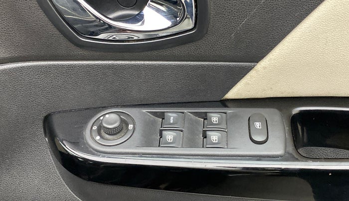 2018 Renault Captur RXT Diesel Dual Tone, Diesel, Manual, 38,199 km, Right front window switch / handle - Master window function not working