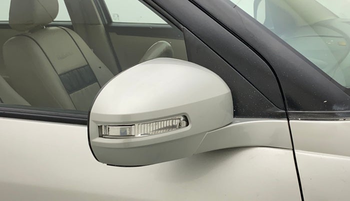 2014 Maruti Swift Dzire VXI, Petrol, Manual, 68,401 km, Right rear-view mirror - Indicator light has minor damage