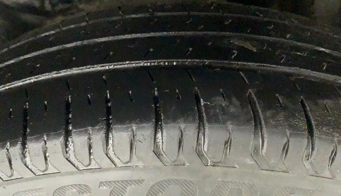 2014 Maruti Swift Dzire VXI, Petrol, Manual, 68,401 km, Left Rear Tyre Tread