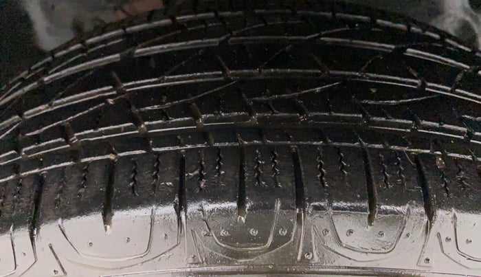 2018 Jeep Compass 1.4 SPORT PETROL, Petrol, Manual, 19,836 km, Right Front Tyre Tread