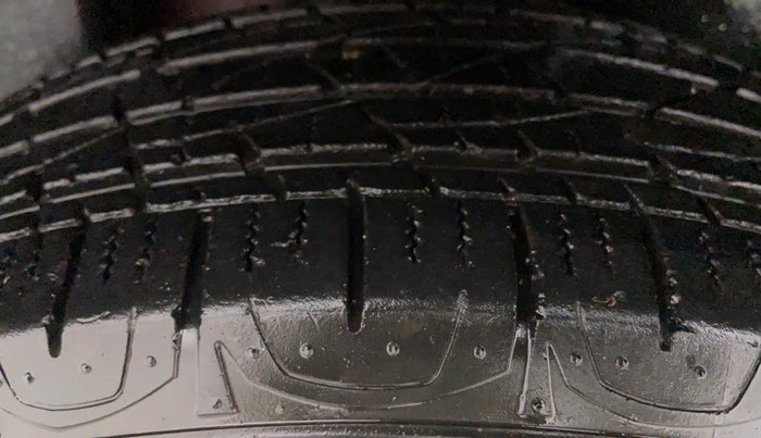 2018 Jeep Compass 1.4 SPORT PETROL, Petrol, Manual, 19,836 km, Right Rear Tyre Tread