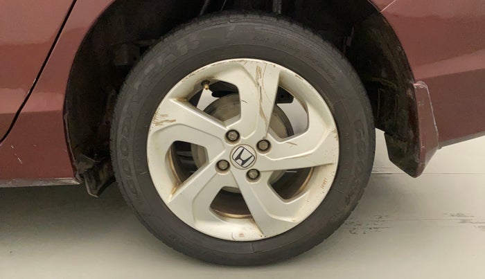 2015 Honda City 1.5L I-VTEC VX, Petrol, Manual, 1,00,831 km, Left Rear Wheel