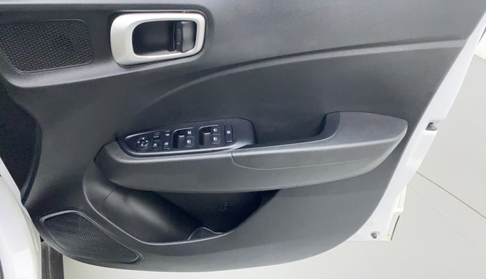 2021 Hyundai VENUE 1.0 TURBO GDI SX+ AT, Petrol, Automatic, Driver Side Door Panels Control