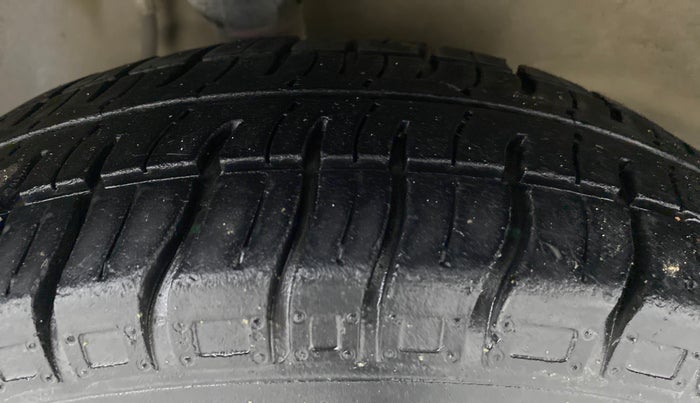 2015 Maruti Alto 800 LXI, Petrol, Manual, 29,499 km, Right Front Tyre Tread
