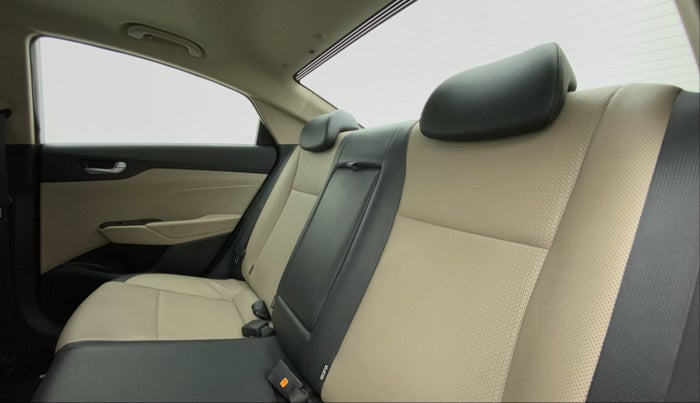2019 Hyundai Verna 1.6 VTVT SX (O) AT, Petrol, Automatic, 70,764 km, Right Side Rear Door Cabin