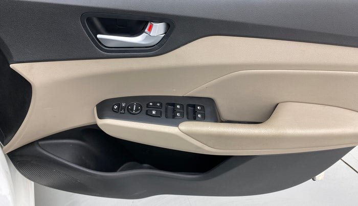 2019 Hyundai Verna 1.6 VTVT SX (O) AT, Petrol, Automatic, 70,764 km, Driver Side Door Panels Control