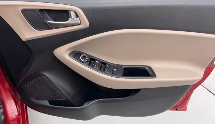 2016 Hyundai Elite i20 MAGNA 1.2, Petrol, Manual, 67,589 km, Driver Side Door Panels Control