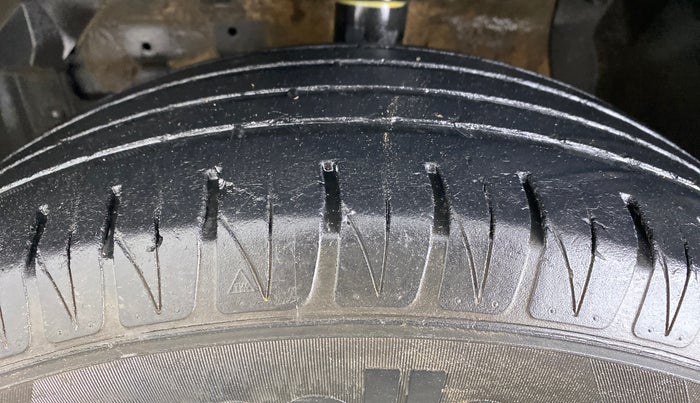 2018 Maruti Vitara Brezza VDI, Diesel, Manual, 98,557 km, Left Front Tyre Tread