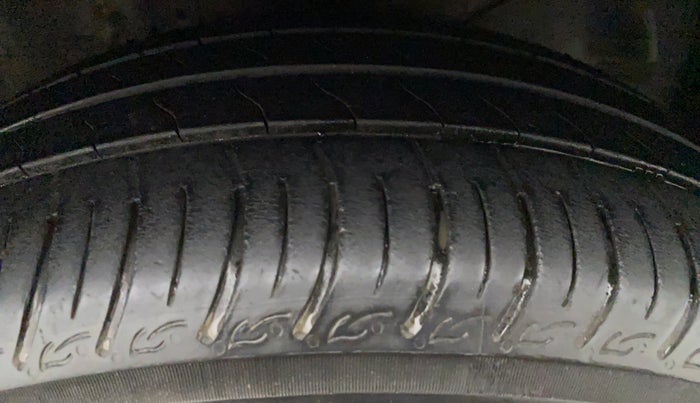 2014 Honda Amaze 1.2L I-VTEC S, Petrol, Manual, 57,634 km, Left Front Tyre Tread