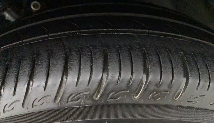 2014 Honda Amaze 1.2L I-VTEC S, Petrol, Manual, 57,700 km, Left Rear Tyre Tread