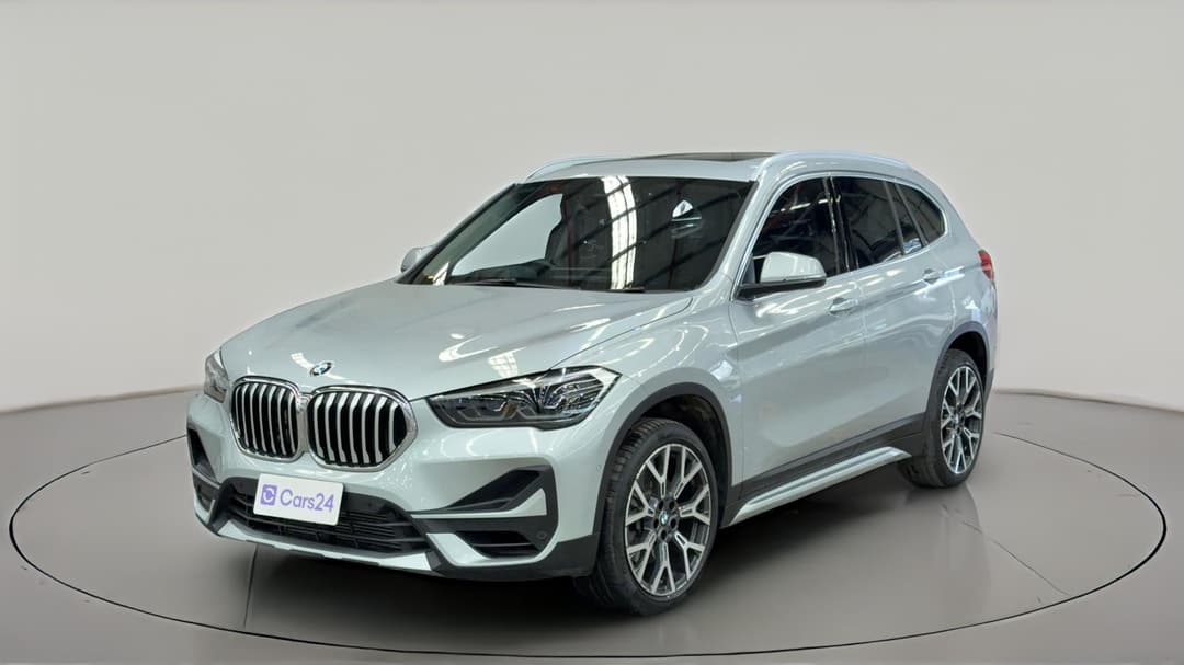 2021 BMW X1 xDrive 25i, Automatic, 27012 km, Left Front Diagonal (45- Degree) View