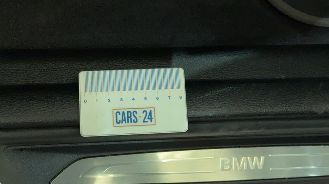 2021 BMW X1 xDrive 25i, Automatic, 27012 km, Door Interior Front RHS Scratch