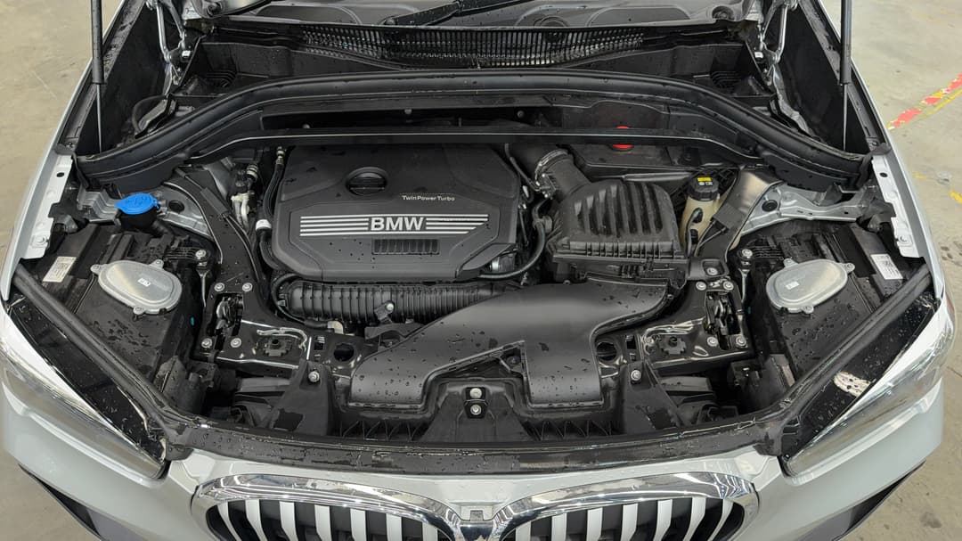 2021 BMW X1 xDrive 25i, Automatic, 27012 km, Open Bonnet (Engine)