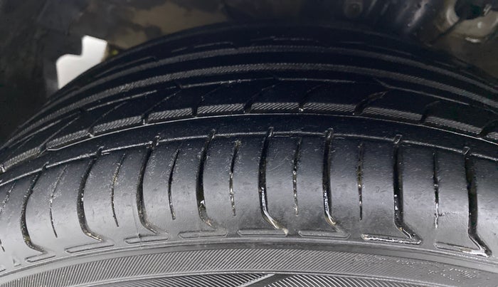 2018 Maruti Baleno ALPHA CVT PETROL 1.2, Petrol, Automatic, 92,712 km, Left Front Tyre Tread