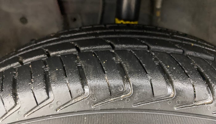 2017 Datsun Go T, Petrol, Manual, 46,059 km, Left Front Tyre Tread