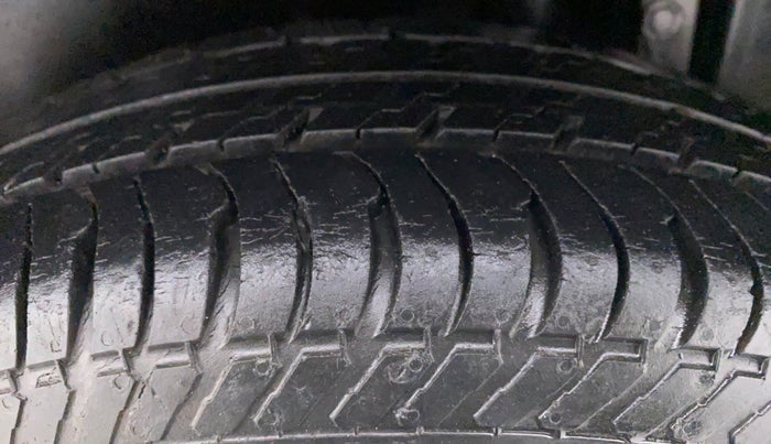 2017 Maruti Swift LXI OPT, Petrol, Manual, 32,795 km, Left Rear Tyre Tread