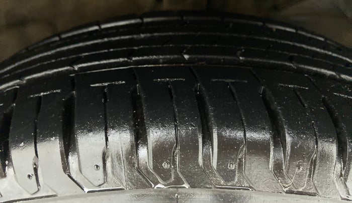 2019 Maruti XL6 ALPHA SHVS  MT, Petrol, Manual, 7,435 km, Right Front Tyre Tread