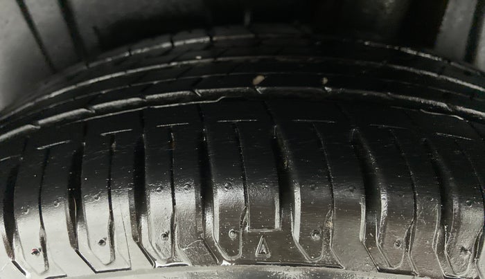 2019 Maruti XL6 ALPHA SHVS  MT, Petrol, Manual, 7,435 km, Left Rear Tyre Tread