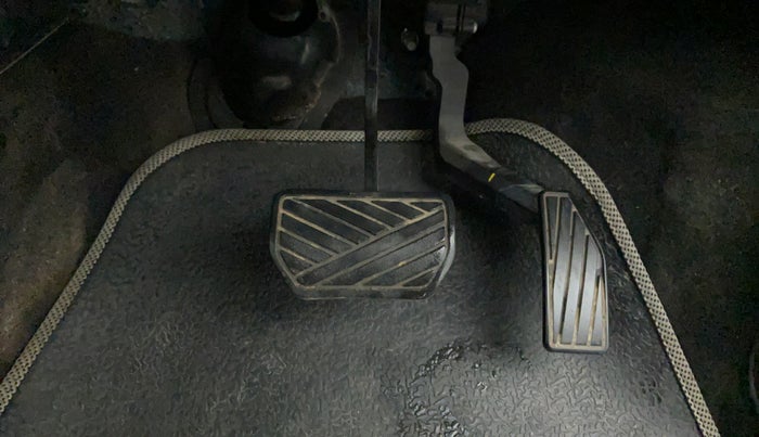 2016 Maruti Wagon R 1.0 VXI AMT, Petrol, Automatic, 42,079 km, Pedals