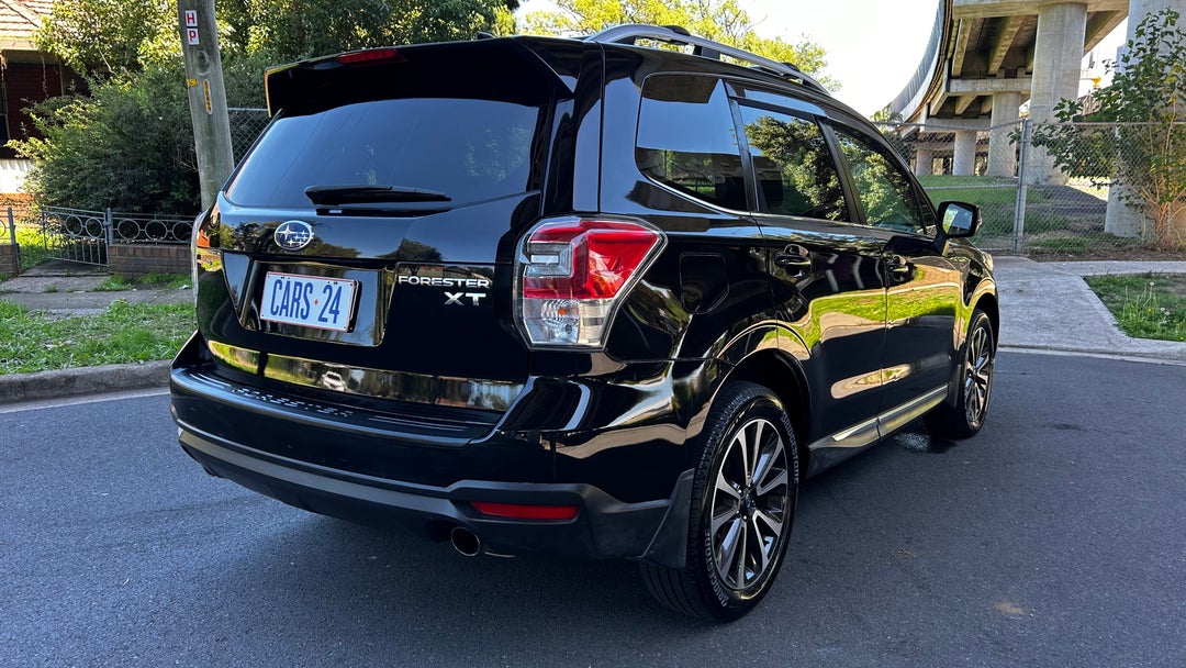 Right Back Diagonal (45- Degree) View