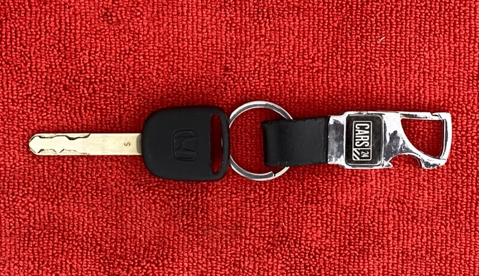 2017 Honda Amaze 1.2 S (O) MT I VTEC, Petrol, Manual, 51,089 km, Key Close Up