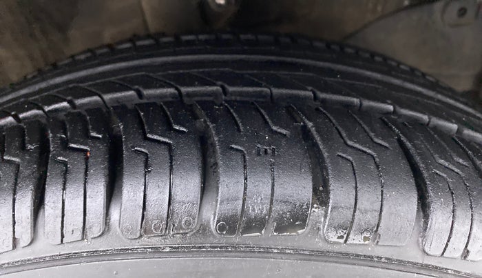 2017 Honda Amaze 1.2 S (O) MT I VTEC, Petrol, Manual, 51,089 km, Right Front Tyre Tread