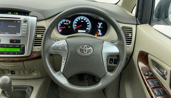 2014 Toyota Innova 2.5 VX 8 STR BS IV, Diesel, Manual, 82,734 km, Steering Wheel Close Up