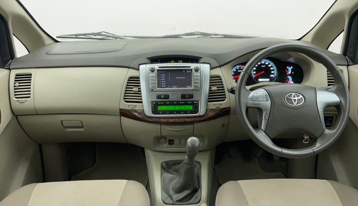 2014 Toyota Innova 2.5 VX 8 STR BS IV, Diesel, Manual, 82,734 km, Dashboard