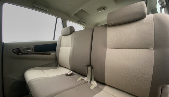 2014 Toyota Innova 2.5 VX 8 STR BS IV, Diesel, Manual, 82,734 km, Right Side Rear Door Cabin