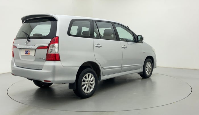 2014 Toyota Innova 2.5 VX 8 STR BS IV, Diesel, Manual, 82,734 km, Right Back Diagonal