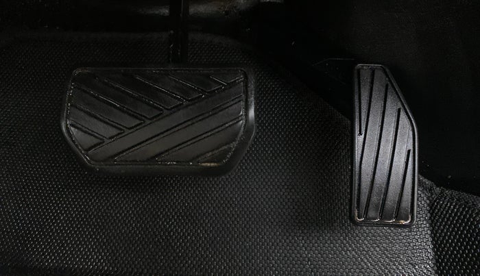 2016 Maruti Wagon R 1.0 VXI AMT, Petrol, Automatic, 33,255 km, Pedals