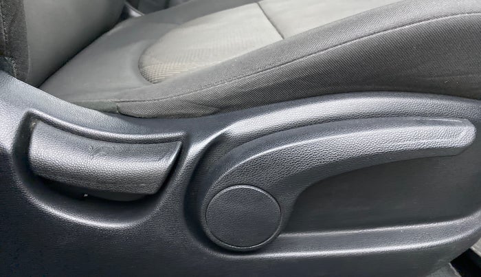 2019 Hyundai Creta E PLUS 1.6 PETROL, Petrol, Manual, 43,951 km, Driver Side Adjustment Panel