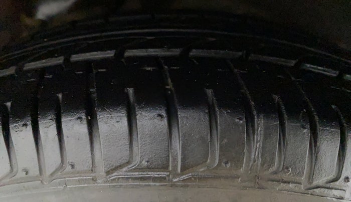 2014 Hyundai i10 MAGNA 1.1 IRDE2, Petrol, Manual, 32,753 km, Left Rear Tyre Tread
