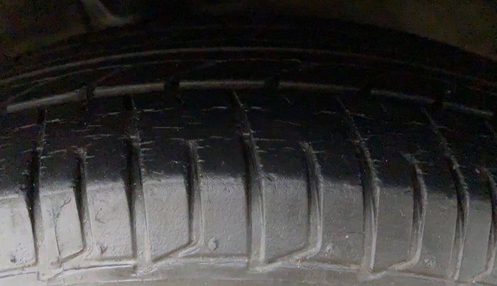 2014 Hyundai i10 MAGNA 1.1 IRDE2, Petrol, Manual, 32,753 km, Right Front Tyre Tread