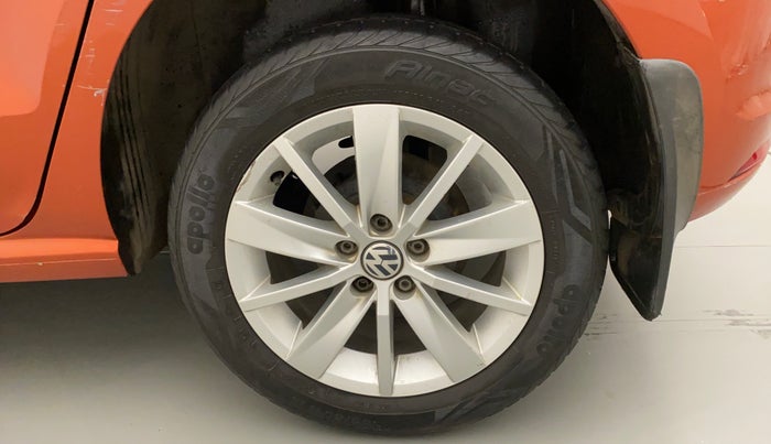 2014 Volkswagen Polo HIGHLINE1.2L, Petrol, Manual, 40,975 km, Left Rear Wheel