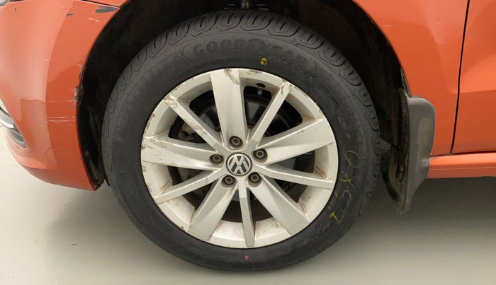 2014 Volkswagen Polo HIGHLINE1.2L, Petrol, Manual, 40,975 km, Left Front Wheel