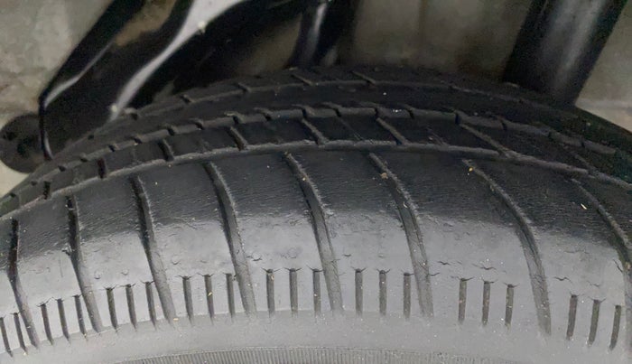 2014 Honda Brio S MT, Petrol, Manual, 23,624 km, Left Rear Tyre Tread