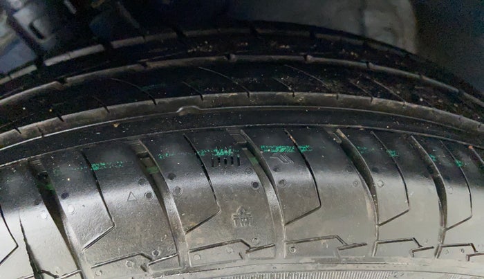 2013 Maruti Swift VDI, Diesel, Manual, 67,026 km, Left Front Tyre Tread