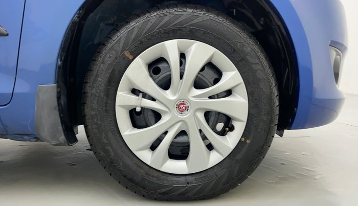 2013 Maruti Swift VDI, Diesel, Manual, 67,026 km, Right Front Wheel