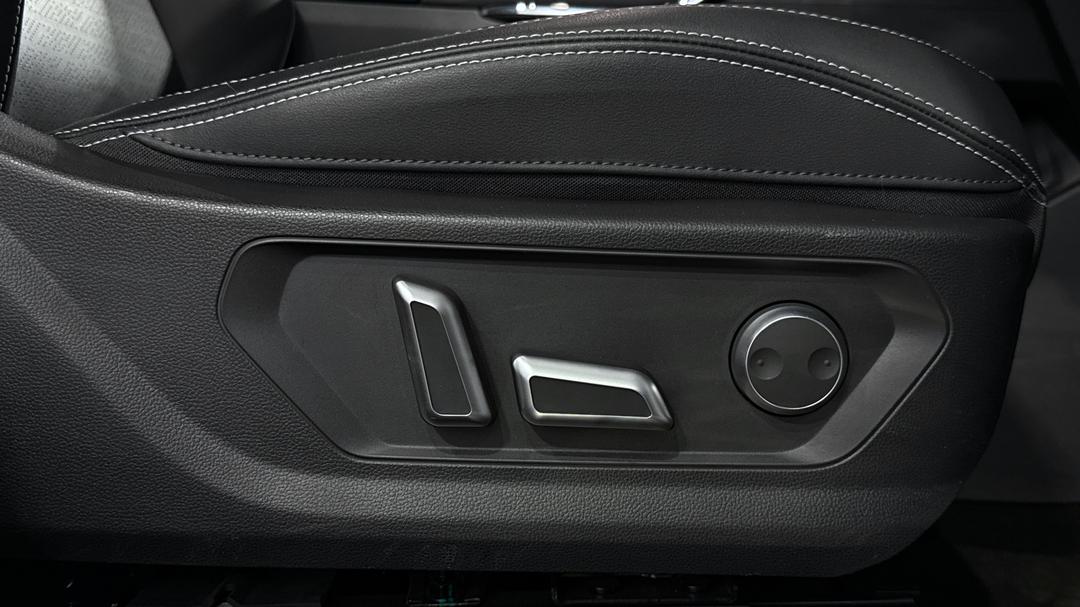 2022 GWM Haval H6 Ultra Hybrid, Automatic, 20377 km, Drivers Side Adjustment Panel