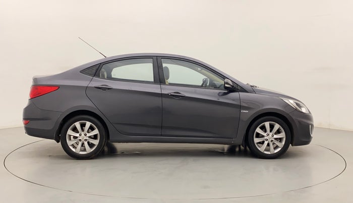 2012 Hyundai Verna FLUIDIC 1.6 CRDI SX, Diesel, Manual, 1,06,243 km, Right Side View