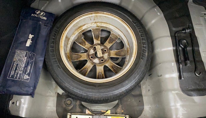 2012 Hyundai Verna FLUIDIC 1.6 CRDI SX, Diesel, Manual, 1,06,243 km, Spare Tyre