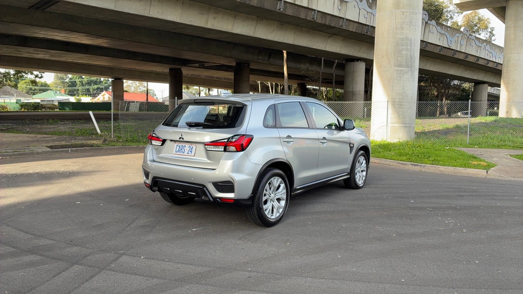 Right Back Diagonal (45- Degree) View