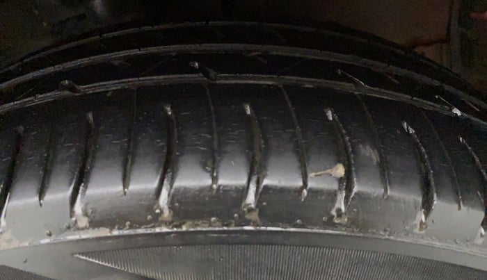 2015 Maruti Celerio VXI, Petrol, Manual, 37,160 km, Left Front Tyre Tread