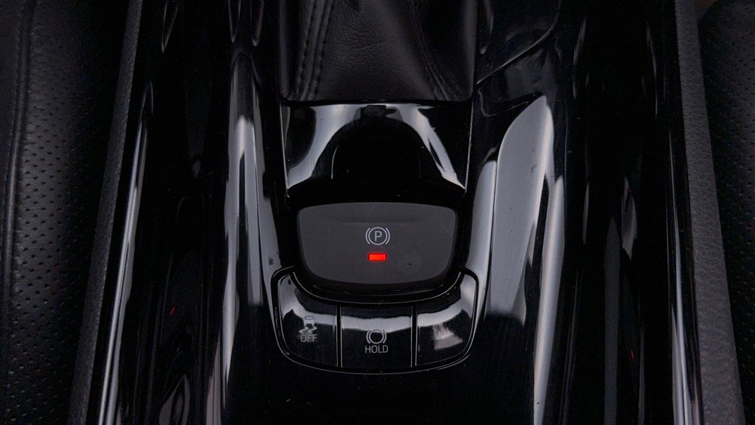 2021 Toyota C-HR Koba (2WD), Automatic, 103892 km, Handbrake