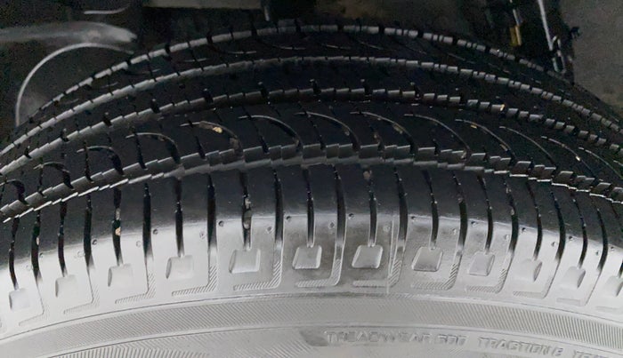 2016 Nissan Terrano XE 85 PS DEISEL, Diesel, Manual, 40,761 km, Right Rear Tyre Tread