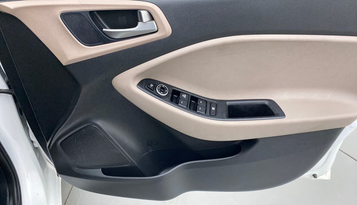 2018 Hyundai Elite i20 SPORTZ 1.2, Petrol, Manual, 31,266 km, Driver Side Door Panels Control
