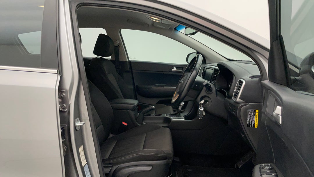 2019 Kia Sportage Si (fwd), Automatic, 108013 km, Right Side Front Door Cabin View