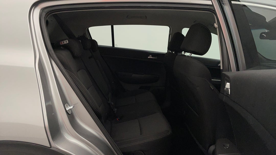 2019 Kia Sportage Si (fwd), Automatic, 108013 km, Right Side Rear Door Cabin View